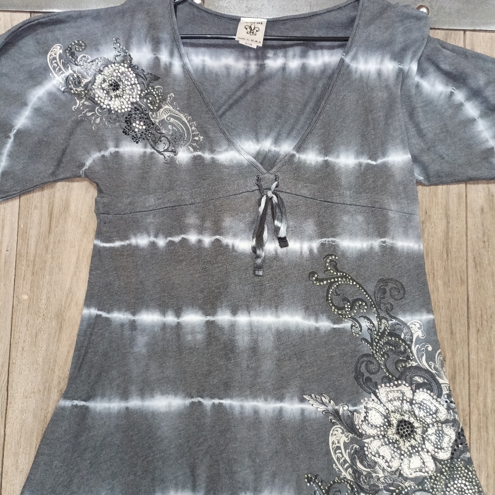 Grey and white Vocal Brand short sleeve tunic